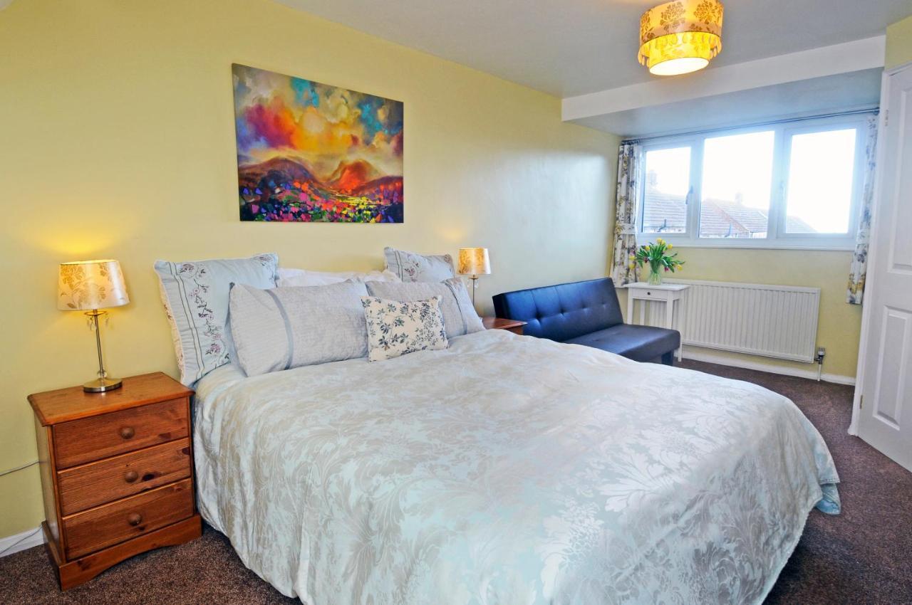 Whitby Spacious Rugby Field Cottage With Off-Street Parking And Ev Fast Point For Electric Cars Exterior photo