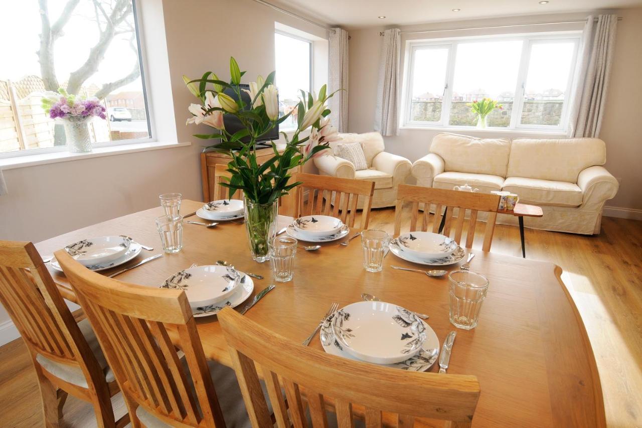 Whitby Spacious Rugby Field Cottage With Off-Street Parking And Ev Fast Point For Electric Cars Exterior photo